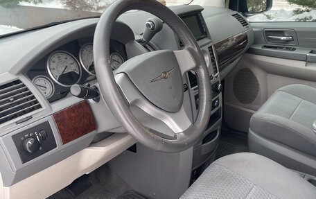 Chrysler Town & Country V рестайлинг, 2010 год, 1 200 000 рублей, 7 фотография