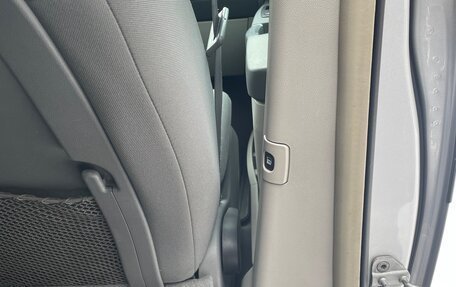 Chrysler Town & Country V рестайлинг, 2010 год, 1 200 000 рублей, 16 фотография