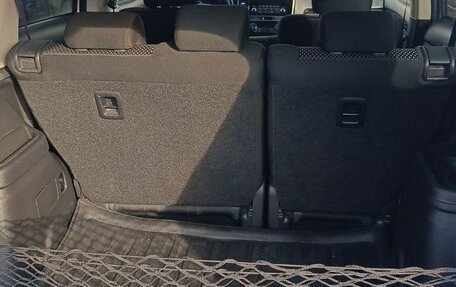 Mitsubishi Outlander III рестайлинг 3, 2019 год, 2 350 000 рублей, 2 фотография