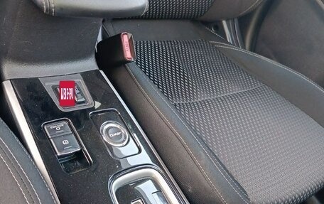 Mitsubishi Outlander III рестайлинг 3, 2019 год, 2 350 000 рублей, 6 фотография