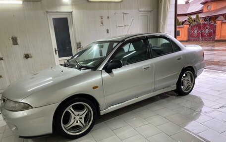 Mitsubishi Carisma I, 1997 год, 255 000 рублей, 2 фотография