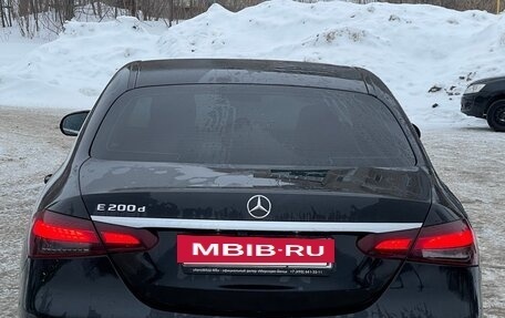 Mercedes-Benz E-Класс, 2020 год, 2 300 000 рублей, 6 фотография