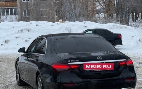 Mercedes-Benz E-Класс, 2020 год, 2 300 000 рублей, 4 фотография