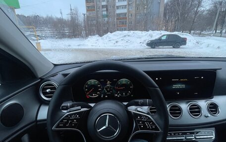 Mercedes-Benz E-Класс, 2020 год, 2 300 000 рублей, 13 фотография