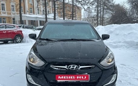 Hyundai Solaris II рестайлинг, 2011 год, 680 000 рублей, 3 фотография