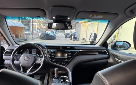 Toyota Camry, 2019 год, 2 230 000 рублей, 15 фотография