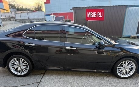 Toyota Camry, 2019 год, 2 230 000 рублей, 4 фотография