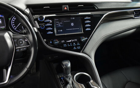 Toyota Camry, 2018 год, 2 189 000 рублей, 15 фотография