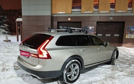 Volvo V90 Cross Country I рестайлинг, 2018 год, 3 050 000 рублей, 4 фотография