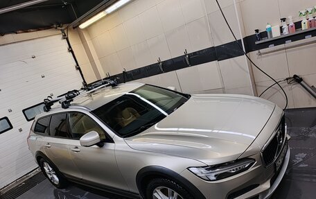 Volvo V90 Cross Country I рестайлинг, 2018 год, 3 050 000 рублей, 7 фотография