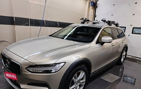 Volvo V90 Cross Country I рестайлинг, 2018 год, 3 050 000 рублей, 14 фотография