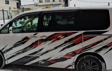 Toyota Noah III, 2012 год, 1 700 000 рублей, 9 фотография