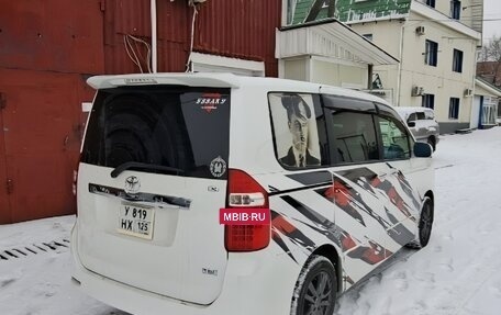 Toyota Noah III, 2012 год, 1 700 000 рублей, 8 фотография