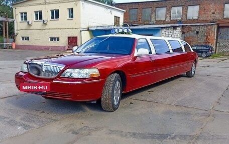 Lincoln Town Car III рестайлинг, 2003 год, 1 000 000 рублей, 5 фотография