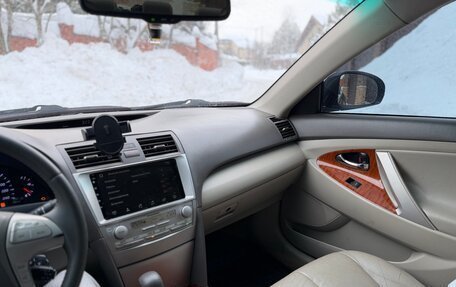 Toyota Camry, 2011 год, 1 370 000 рублей, 10 фотография