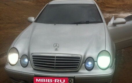 Mercedes-Benz CLK-Класс, 1999 год, 300 000 рублей, 2 фотография