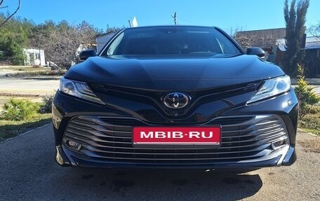 Toyota Camry, 2021 год, 3 650 000 рублей, 2 фотография
