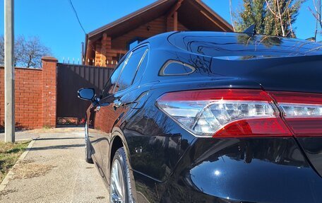 Toyota Camry, 2021 год, 3 650 000 рублей, 7 фотография