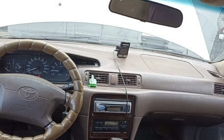 Toyota Camry, 1998 год, 95 000 рублей, 3 фотография