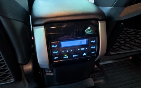 Toyota Land Cruiser Prado 150 рестайлинг 2, 2020 год, 7 900 000 рублей, 7 фотография