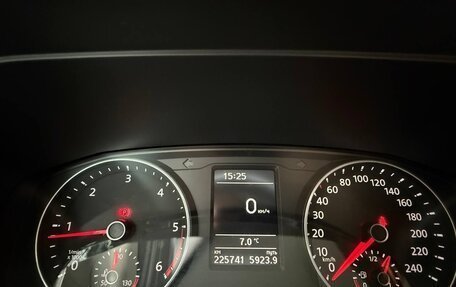 Volkswagen Multivan T6 рестайлинг, 2015 год, 3 200 000 рублей, 15 фотография