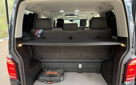 Volkswagen Multivan T6 рестайлинг, 2015 год, 3 200 000 рублей, 26 фотография