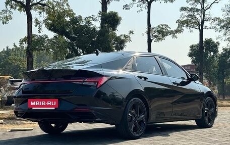 Hyundai Elantra, 2022 год, 1 600 000 рублей, 4 фотография