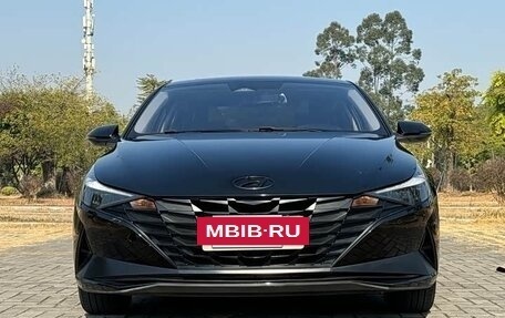Hyundai Elantra, 2022 год, 1 600 000 рублей, 2 фотография
