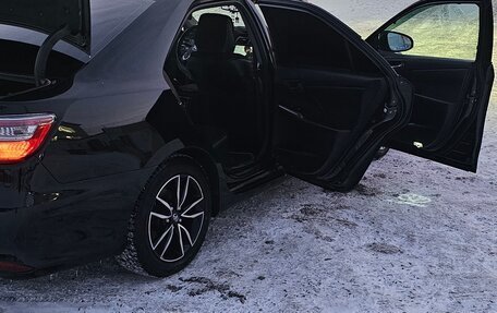 Toyota Camry, 2017 год, 1 900 000 рублей, 1 фотография