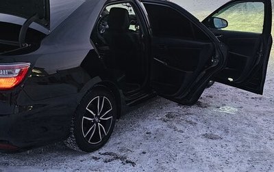 Toyota Camry, 2017 год, 1 900 000 рублей, 1 фотография