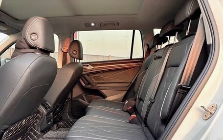 Volkswagen Tiguan II, 2023 год, 2 651 000 рублей, 8 фотография