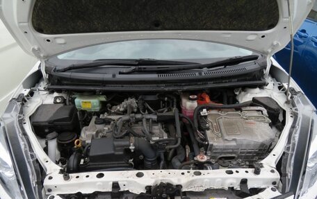 Toyota Aqua I, 2017 год, 1 030 000 рублей, 8 фотография