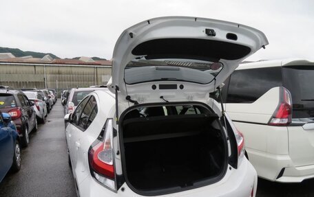 Toyota Aqua I, 2017 год, 1 030 000 рублей, 11 фотография