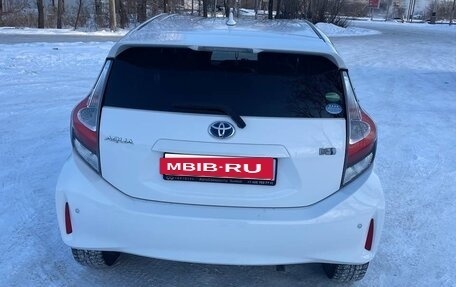 Toyota Aqua I, 2017 год, 1 030 000 рублей, 2 фотография