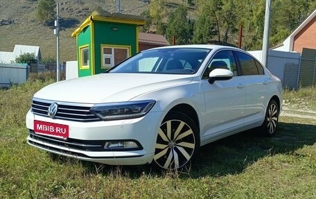 Volkswagen Passat B8 рестайлинг, 2019 год, 2 650 000 рублей, 1 фотография
