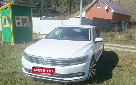 Volkswagen Passat B8 рестайлинг, 2019 год, 2 650 000 рублей, 13 фотография