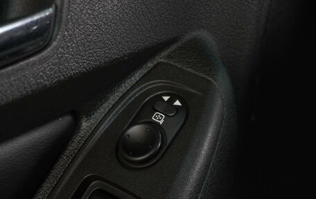 Hummer H3, 2008 год, 2 439 000 рублей, 14 фотография