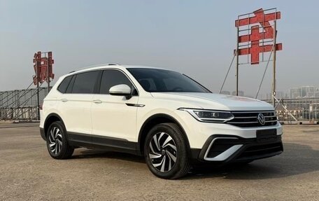 Volkswagen Tiguan II, 2023 год, 3 000 069 рублей, 4 фотография