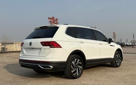 Volkswagen Tiguan II, 2023 год, 3 000 069 рублей, 3 фотография