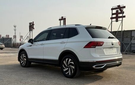 Volkswagen Tiguan II, 2023 год, 3 000 069 рублей, 2 фотография