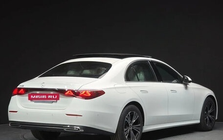 Mercedes-Benz E-Класс, 2025 год, 5 500 000 рублей, 2 фотография