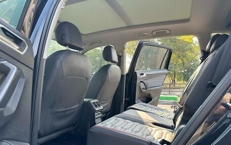 Volkswagen Tiguan II, 2021 год, 2 700 000 рублей, 11 фотография