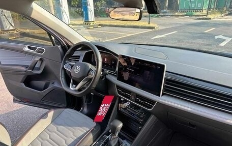 Volkswagen Tiguan II, 2021 год, 2 700 000 рублей, 9 фотография