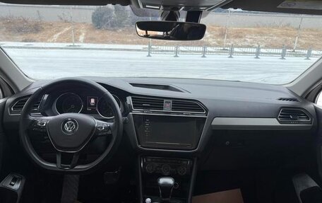 Volkswagen Tiguan II, 2021 год, 2 700 000 рублей, 6 фотография