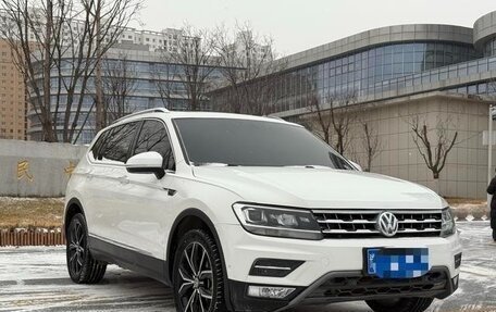 Volkswagen Tiguan II, 2021 год, 2 700 000 рублей, 2 фотография