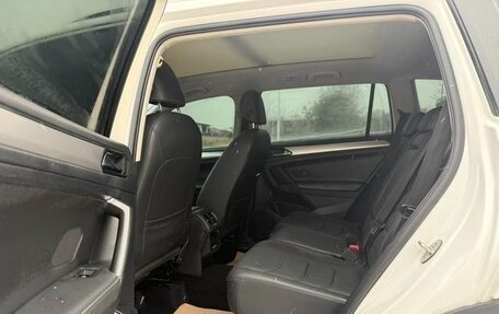 Volkswagen Tiguan II, 2021 год, 2 700 000 рублей, 8 фотография