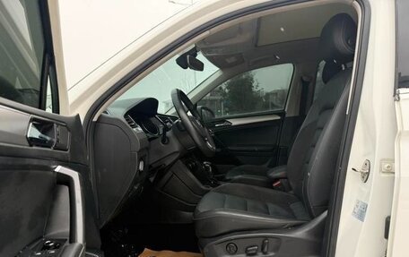 Volkswagen Tiguan II, 2021 год, 2 700 000 рублей, 7 фотография