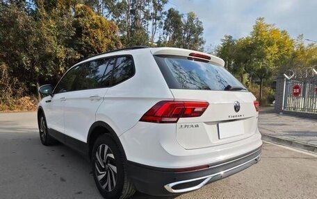 Volkswagen Tiguan II, 2021 год, 2 700 000 рублей, 6 фотография