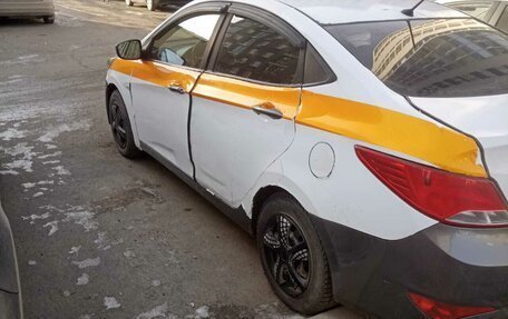 Hyundai Solaris II рестайлинг, 2016 год, 450 000 рублей, 2 фотография