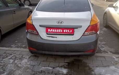 Hyundai Solaris II рестайлинг, 2016 год, 450 000 рублей, 3 фотография